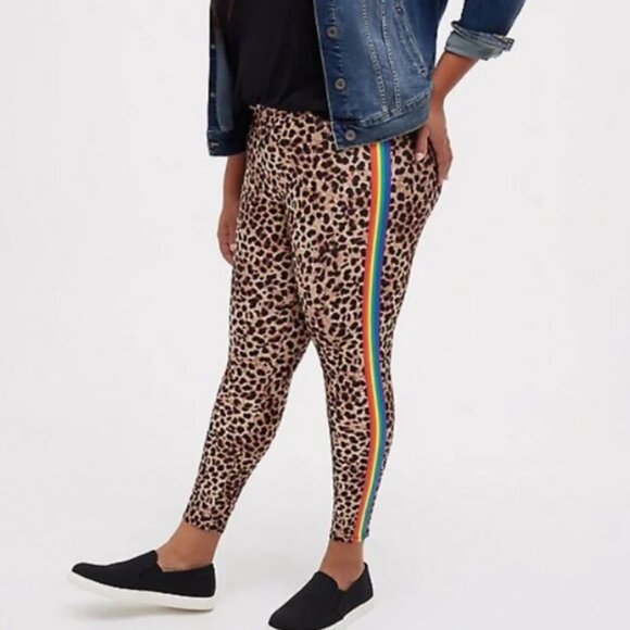 New Torrid size 4X Platinum Leopard Print & Rainbow Side Stripe Liquid Leggings - Picture 1 of 9